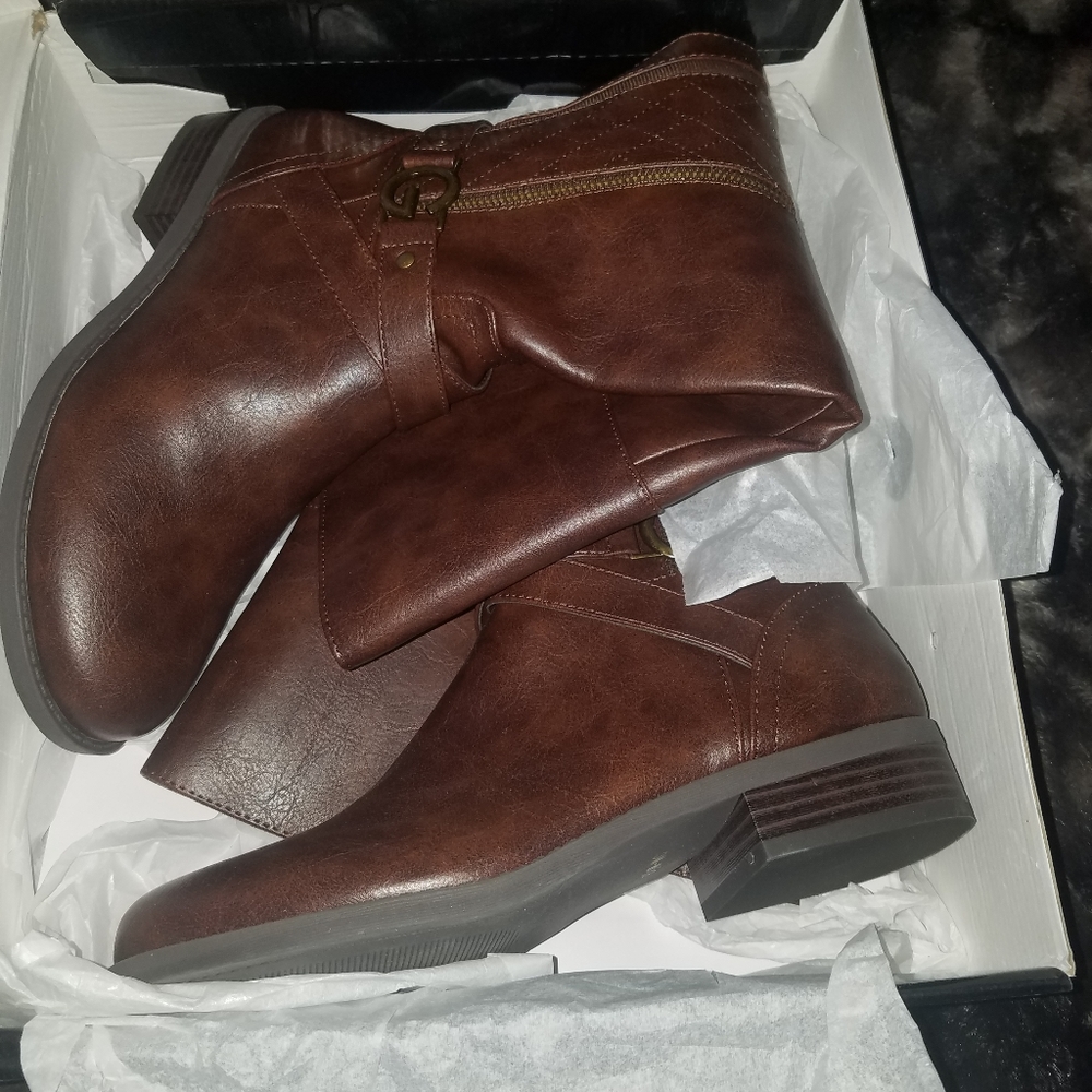 Boots - Picture 4 of 9